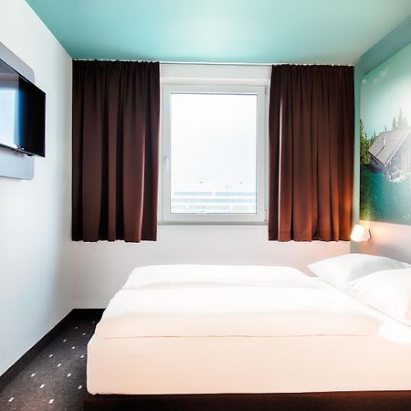 B&B Hotel Muenchen-พุทซ์บรูนน์ ภายนอก รูปภาพ