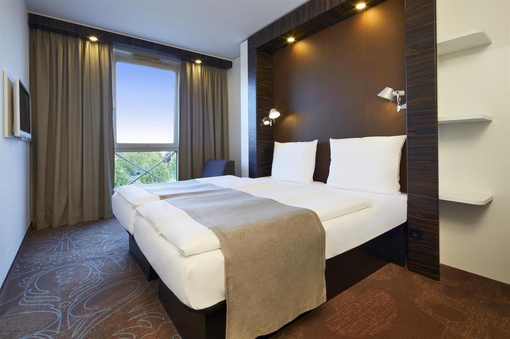 B&B Hotel Muenchen-พุทซ์บรูนน์ ภายนอก รูปภาพ
