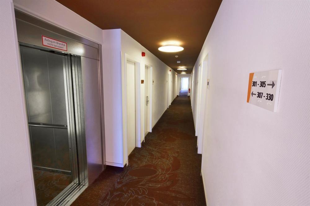 B&B Hotel Muenchen-พุทซ์บรูนน์ ภายนอก รูปภาพ