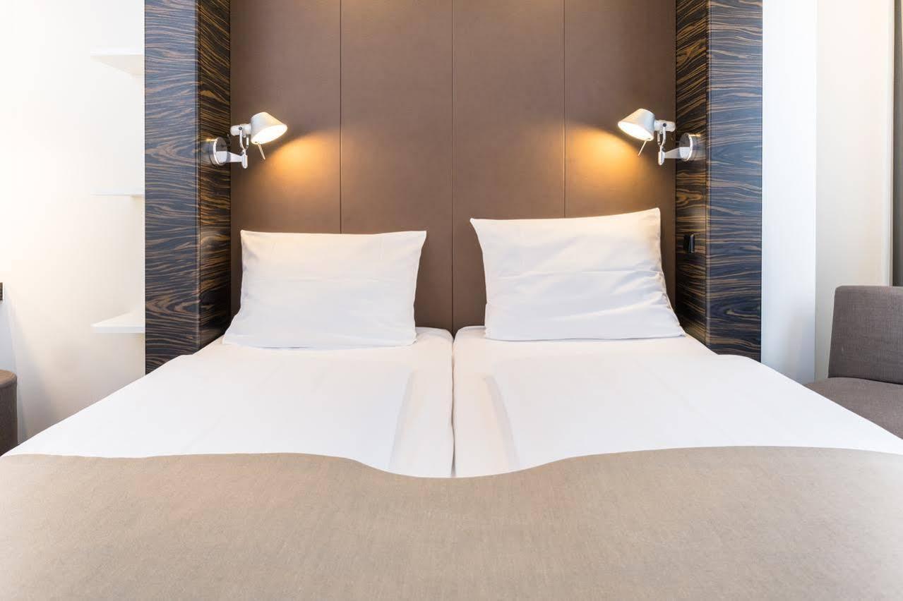 B&B Hotel Muenchen-พุทซ์บรูนน์ ภายนอก รูปภาพ