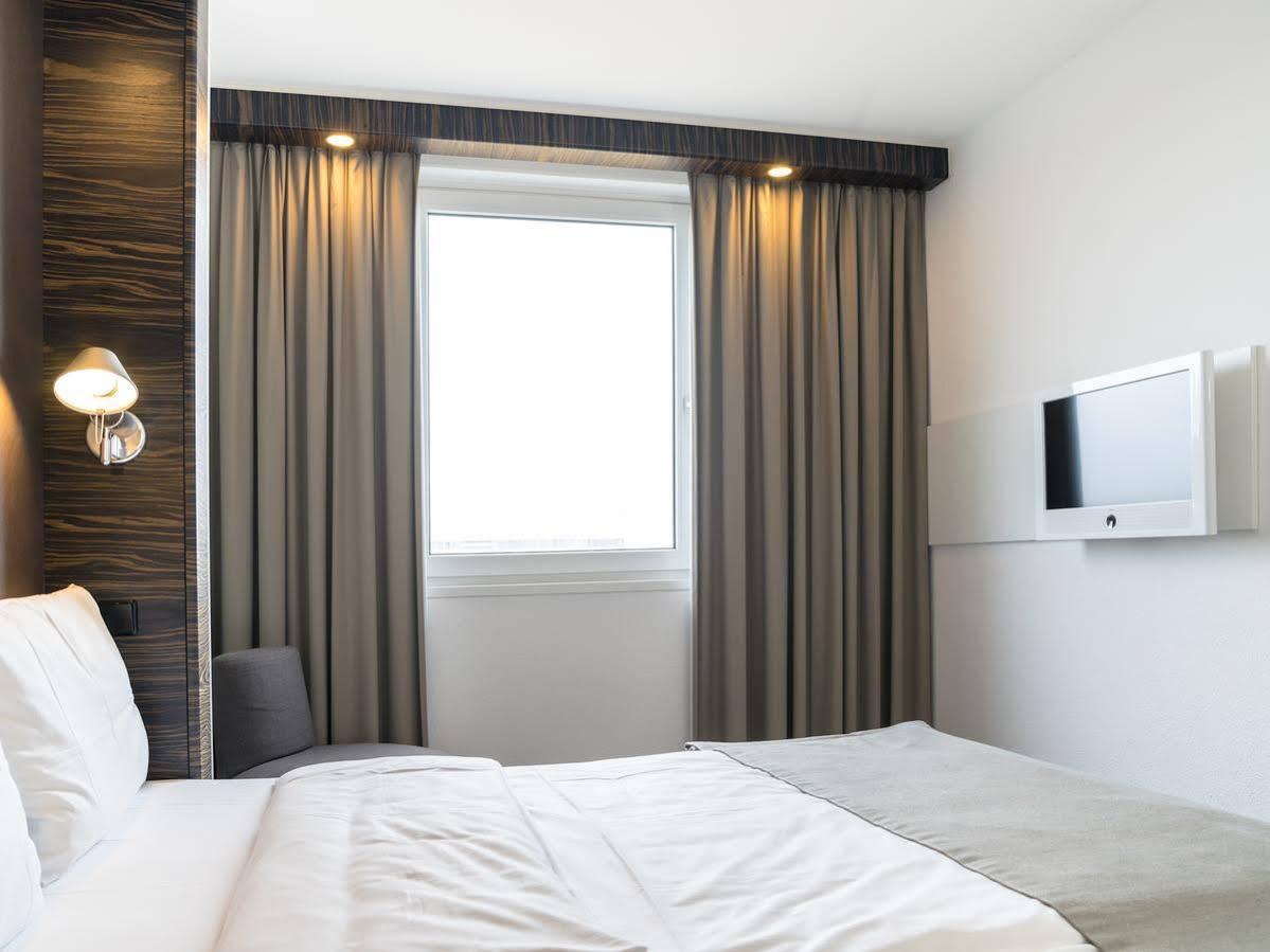 B&B Hotel Muenchen-พุทซ์บรูนน์ ภายนอก รูปภาพ