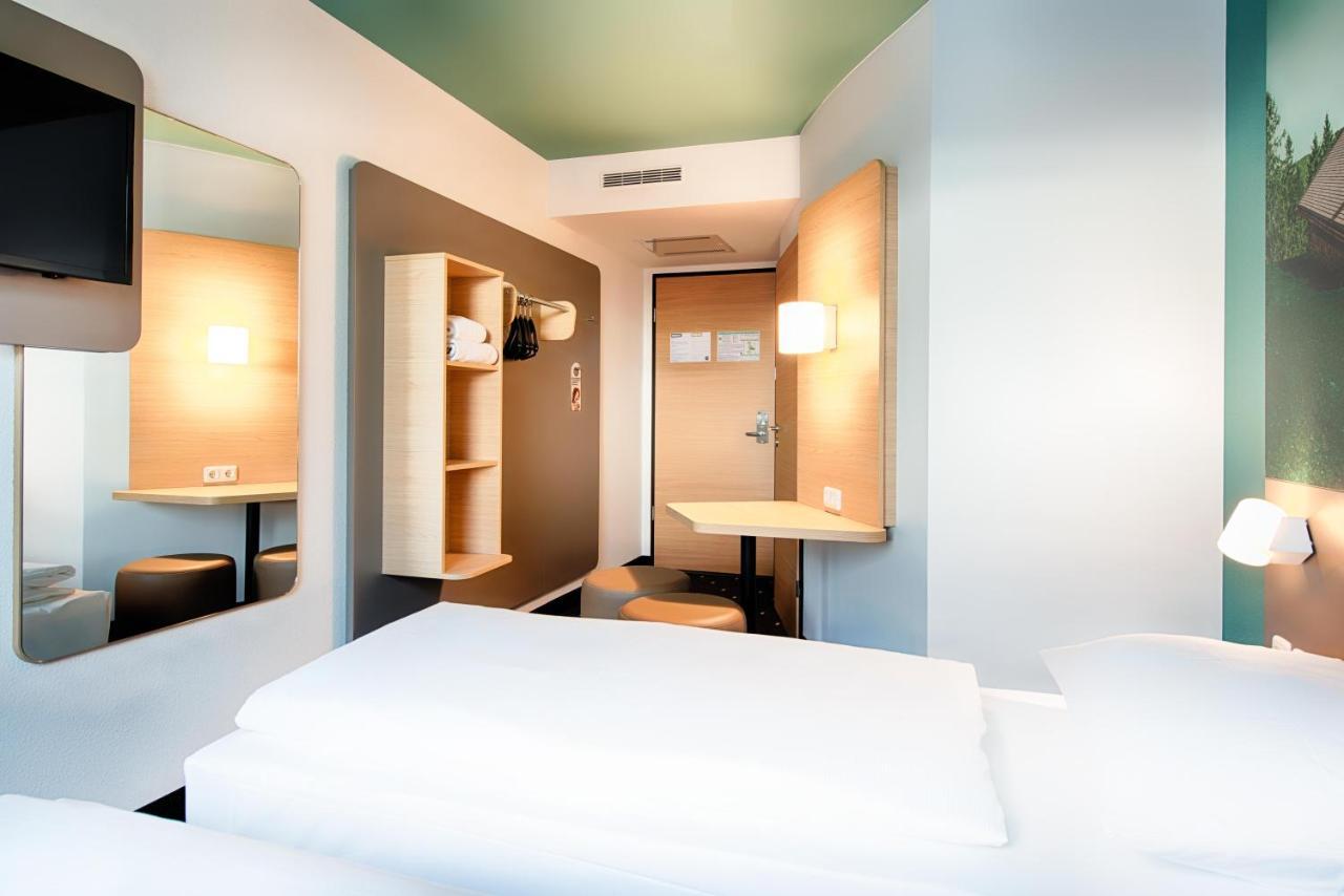 B&B Hotel Muenchen-พุทซ์บรูนน์ ภายนอก รูปภาพ