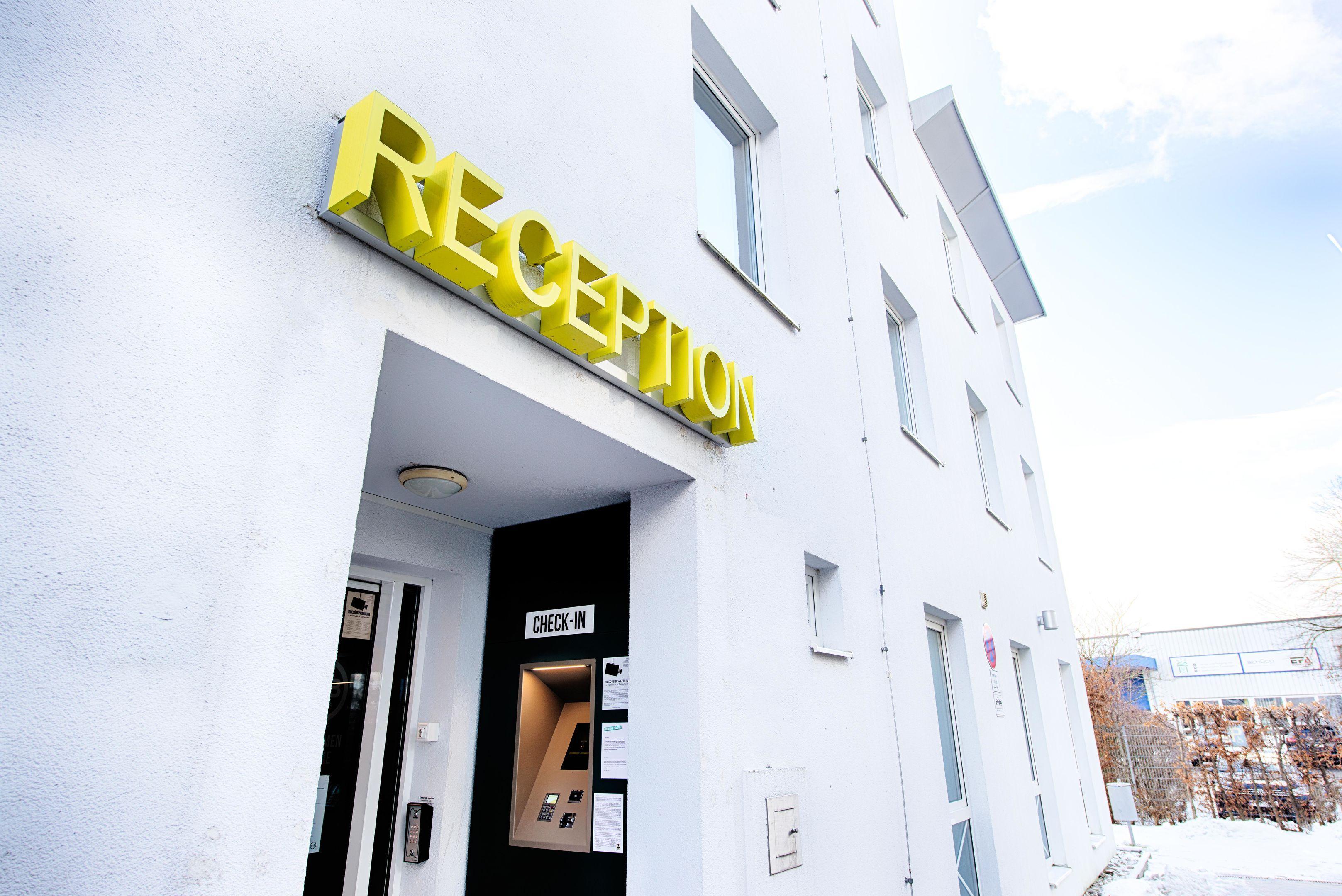 B&B Hotel Muenchen-พุทซ์บรูนน์ ภายนอก รูปภาพ