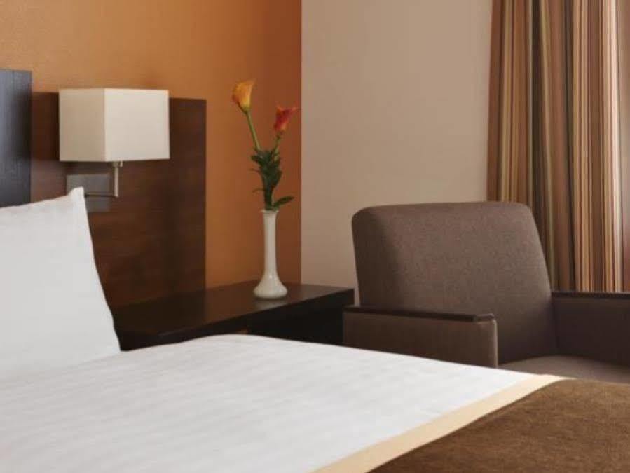 B&B Hotel Muenchen-พุทซ์บรูนน์ ภายนอก รูปภาพ