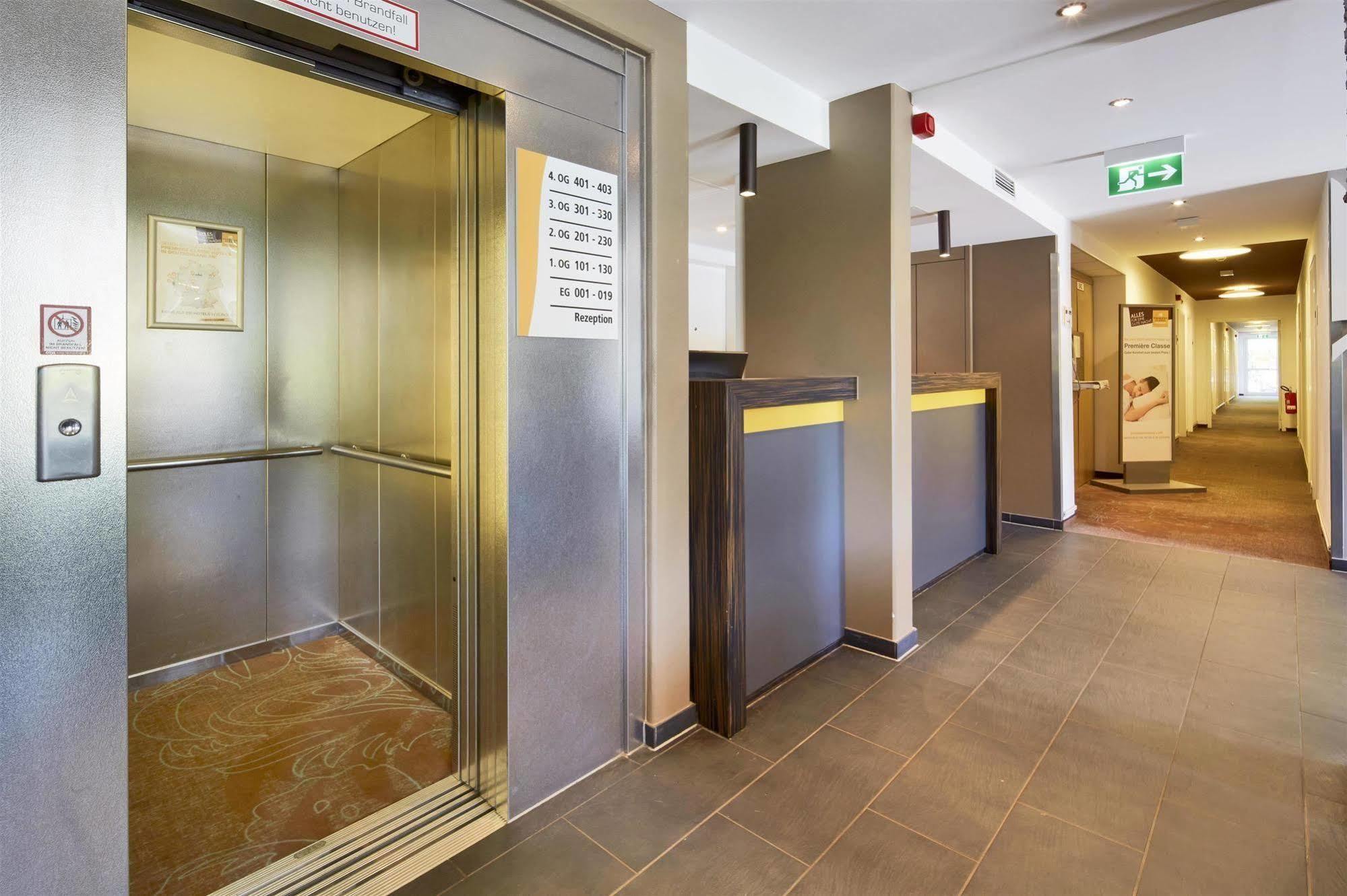B&B Hotel Muenchen-พุทซ์บรูนน์ ภายนอก รูปภาพ