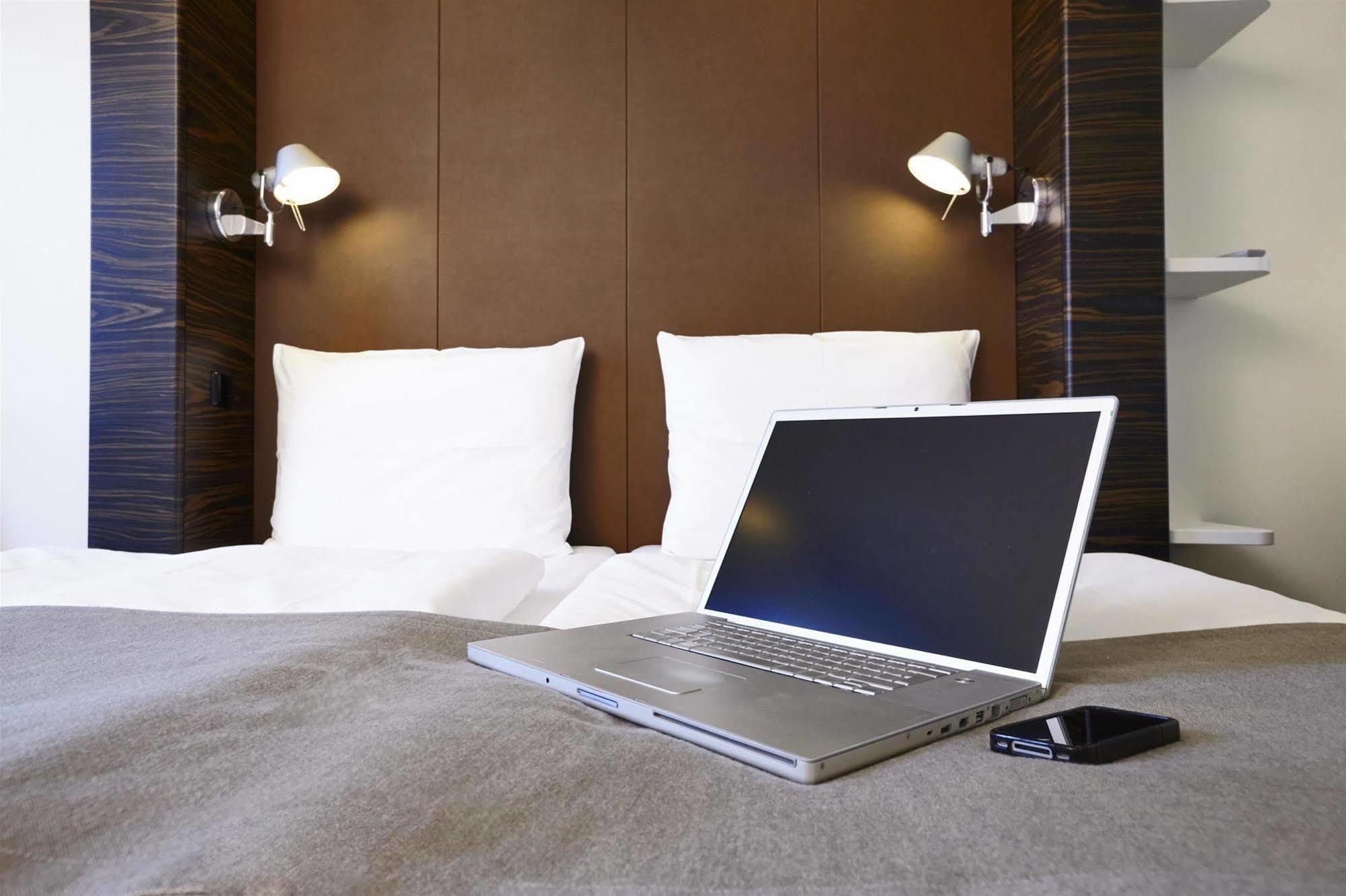 B&B Hotel Muenchen-พุทซ์บรูนน์ ภายนอก รูปภาพ