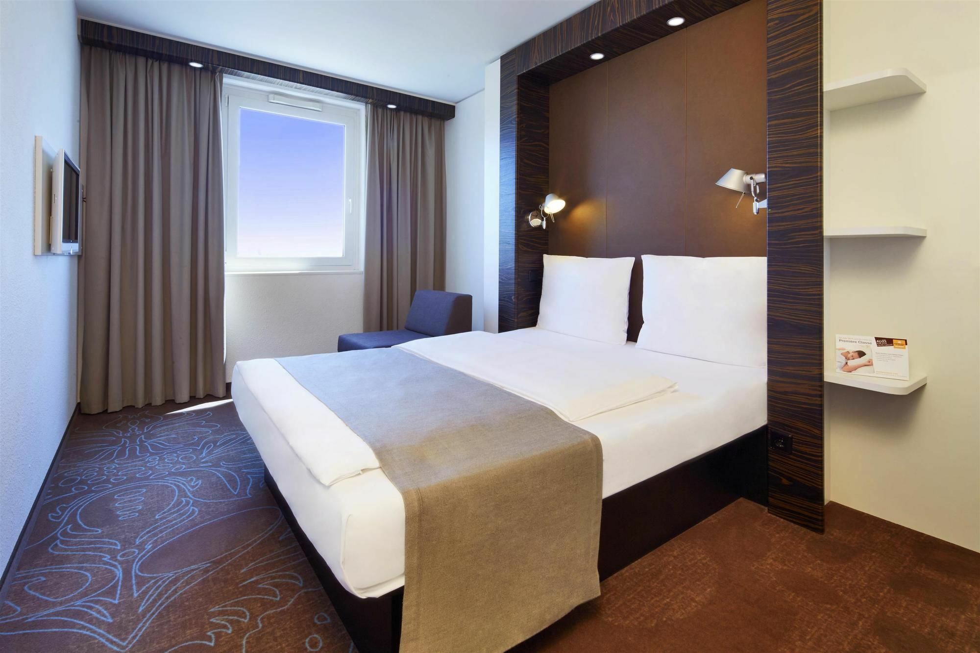 B&B Hotel Muenchen-พุทซ์บรูนน์ ภายนอก รูปภาพ